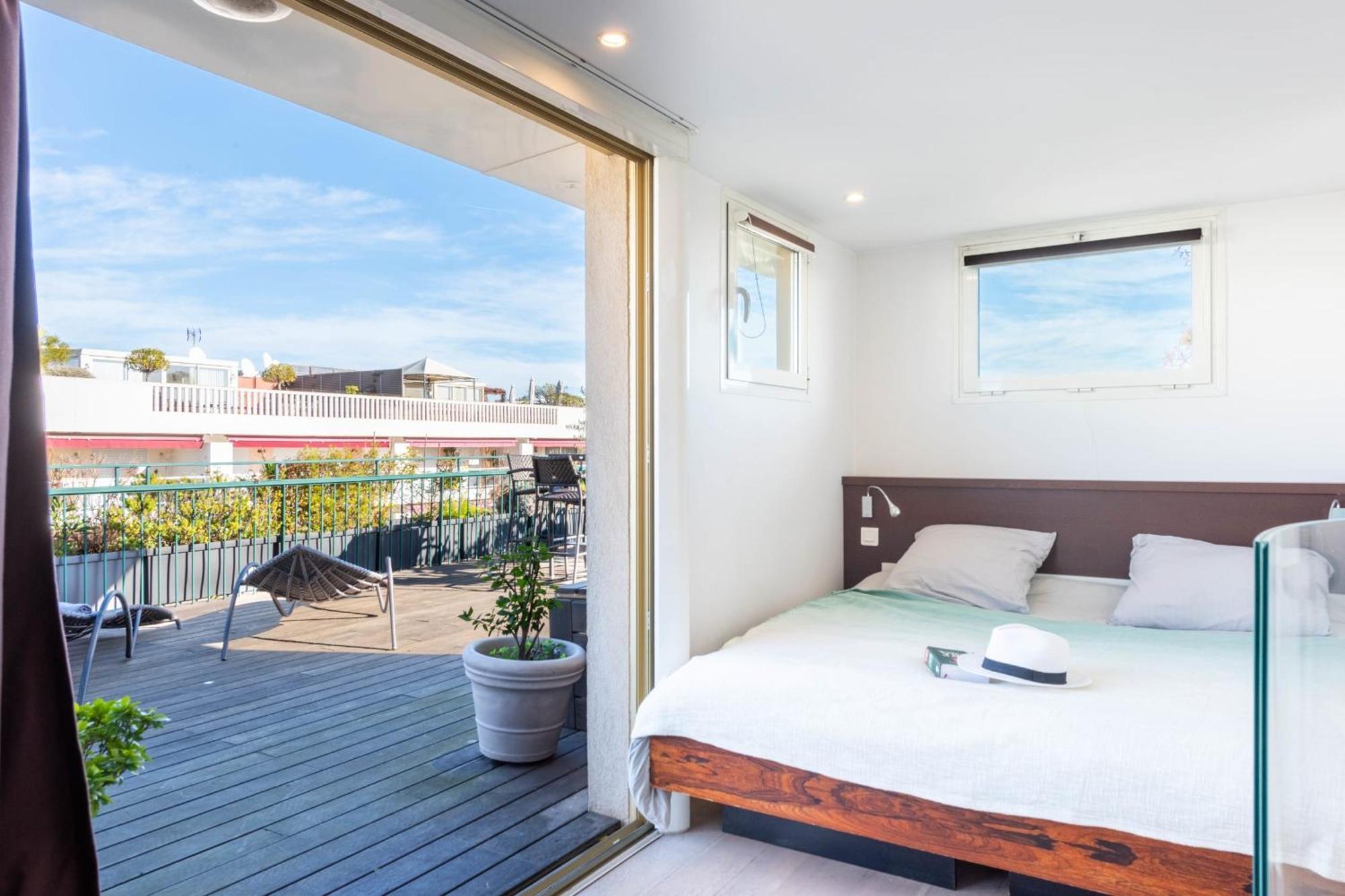 Duplex With Rooftop And Sea View Palm Apartment