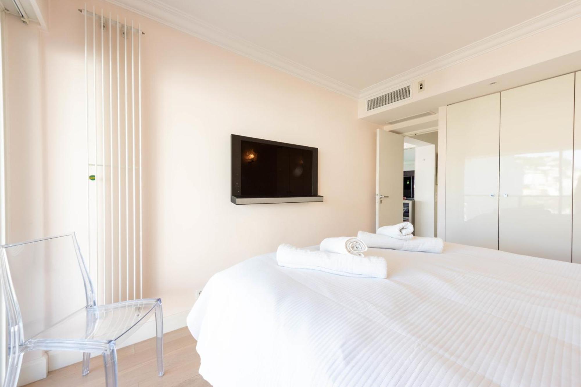 Duplex With Rooftop And Sea View Palm Cannes
