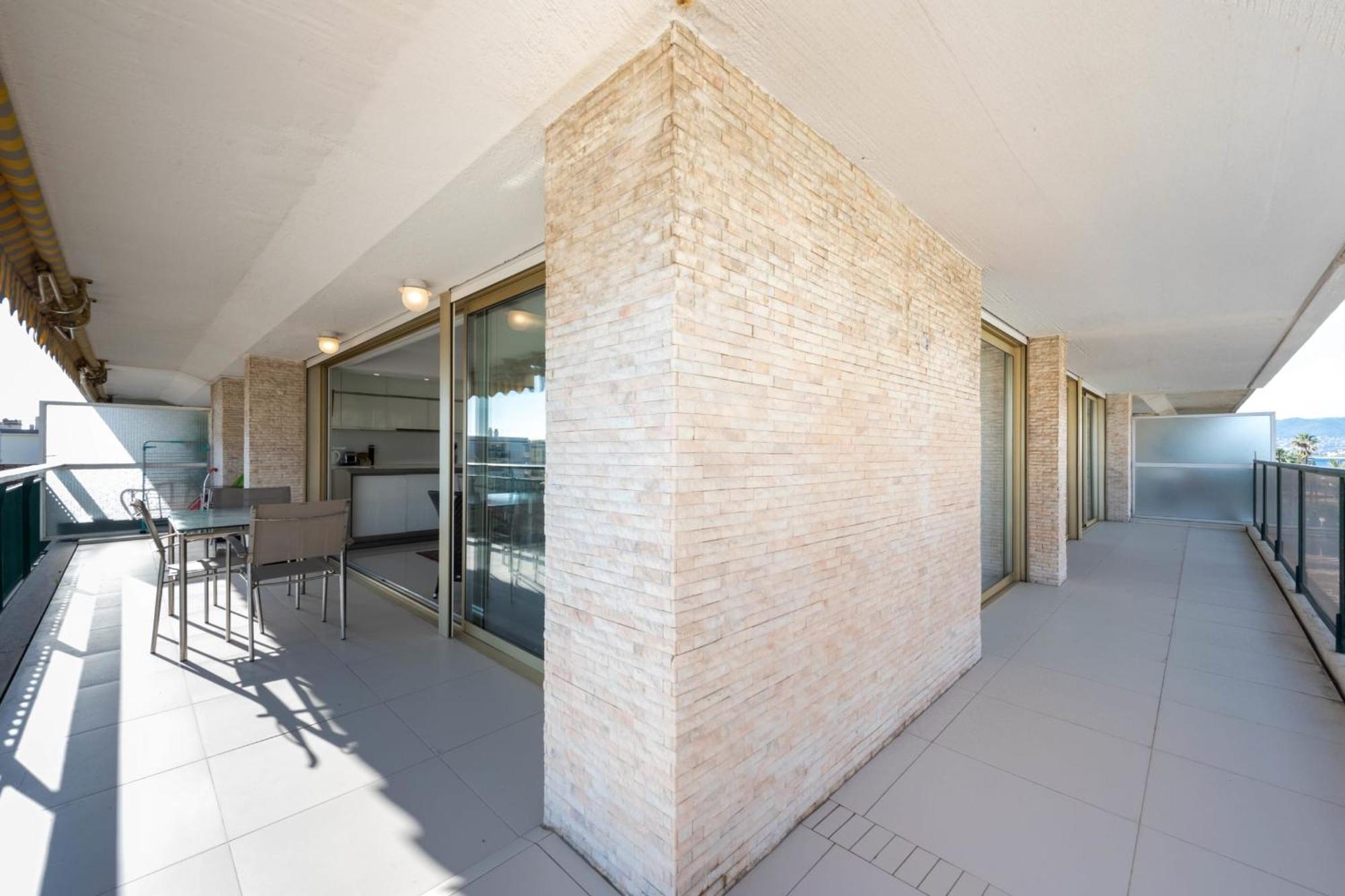 Duplex With Rooftop And Sea View Palm Appartement
