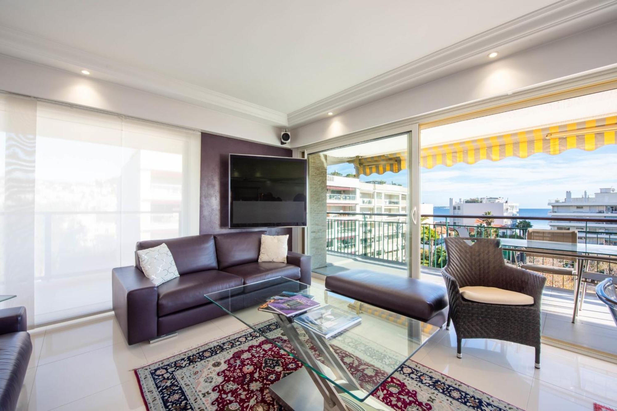 Duplex With Rooftop And Sea View Palm Appartement Cannes