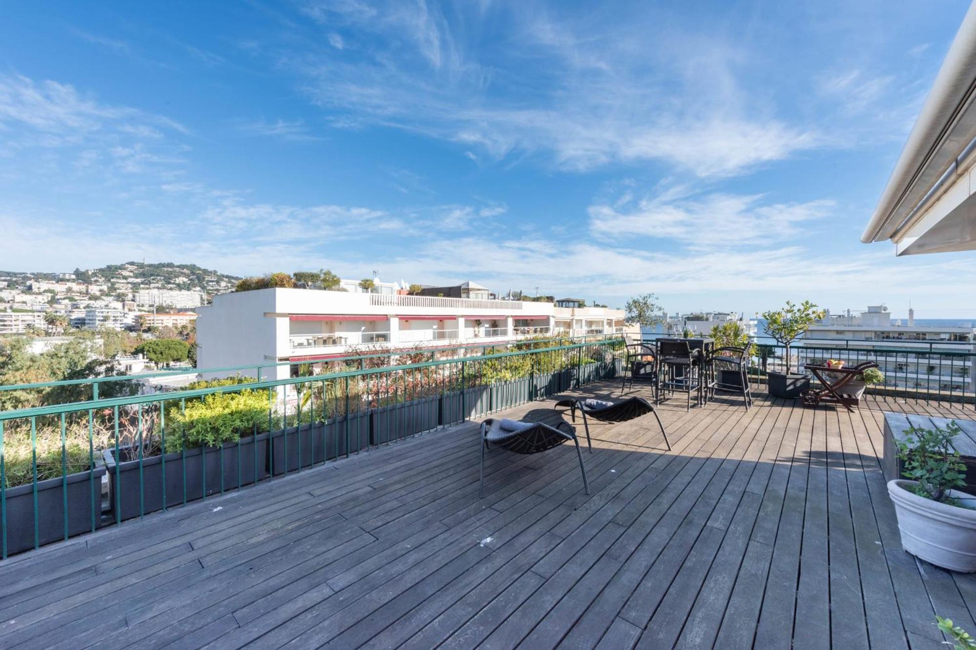 Duplex With Rooftop And Sea View Palm