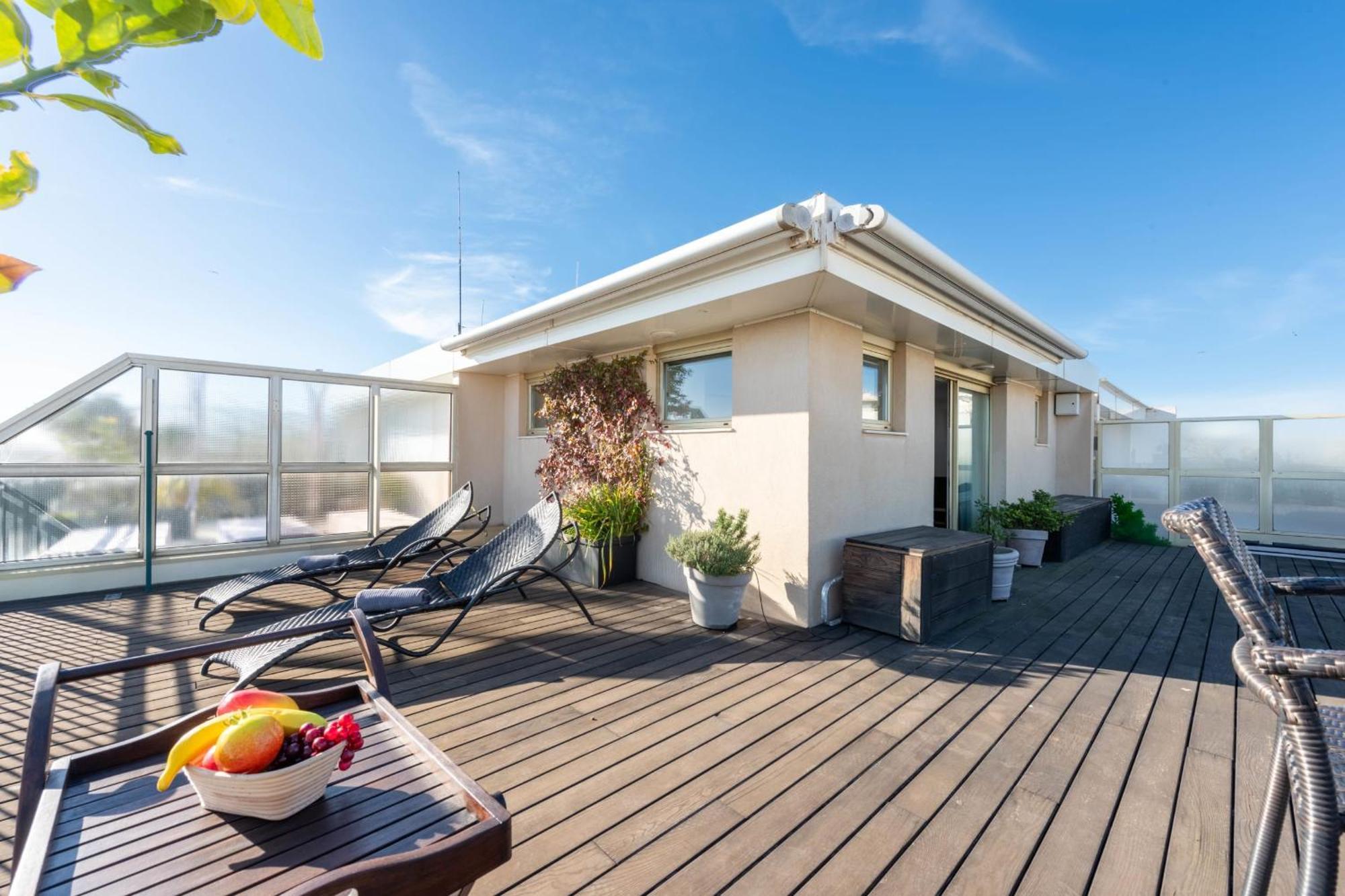 Duplex With Rooftop And Sea View Palm Appartement Cannes